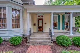 Franklin House | Historic "Rhodes-House" on W Main