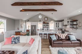 Nelscott House | Olivia Beach Bishop's Seabbatical - views, jacuzzi