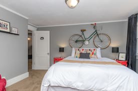 Perry House | 3rd Street Suite