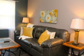 Redfield Apartment | *****SLEEPS 5 REDFIELD, SD * HUNTERS WELCOME!*****