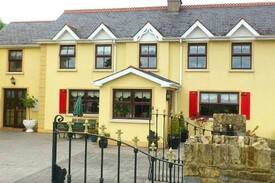 Kilmacow Bed & Breakfast | Twin Rm at Grannagh Castle House B&B