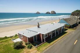 Tillamook Cabin | Oceanside Beachfront Bungalow