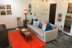Buena Vista Apartment | Atomic Flat @ Riverpath Pensione in South Main