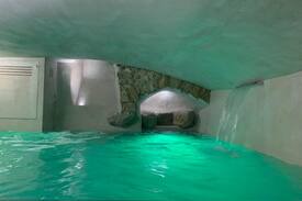 Santa Maria Novella Apartment | DUOMO suite with private pool, wifi A/C
