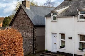 Trecastle House | Penybont Cottage