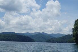 Topton Cabin | Lazy Bear Lodge of Lake Nantahala: On Lake in cove