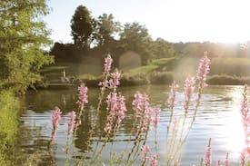 Coxsackie House | Windrift Hall - Your Sanctuary on a Private Lake