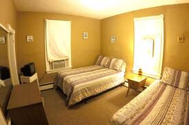 Sea Isle City House | DiGenni's Centennial Guest House- Room #4