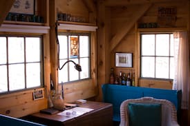 Valois Cabin | Caywood Cabin By The Stream