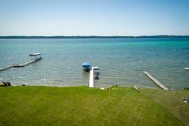 Alden House | Torch On The Rocks! Come and stay at the lake!