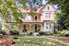 Acworth House | Hummingbird Hideaway #1 Charming Historic Retreat