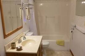 Whitehall House | Whitehall Potter's Guesthouse near Lake Michigan