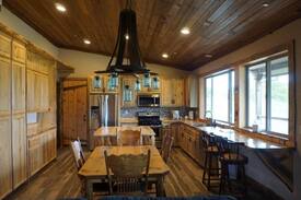 Jamestown House | Agape Bee Retreat