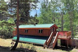 Bear Park Cabin | Cozy Apple Barn Cabin in the village of Cloudcroft