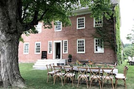 Coxsackie House | Windrift Hall - Your Sanctuary on a Private Lake