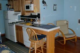Oceanside Apartment | Heart Of The Hill #B - Big Views