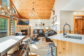 Pigeon Forge Cabin | "Buck Wild" with all the bells and whistles!