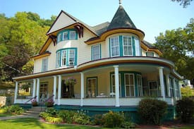 McGregor House | Modern Amenities + Historic Charm: McGregor Manor