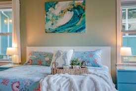 Manzanita House | Treehouse Hideaway - Modern, Spacious, Amazing decor, Wall of Windows