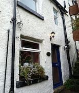Cromford Cabin | Bluebell Cottage - historic, quaint and quirky