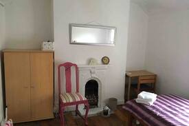 Rathmines House | Quiet single room in my home in Ranelagh. Fáilte.