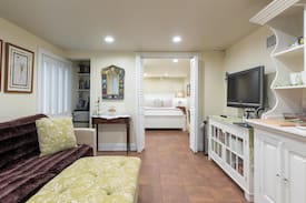 Auburn House | The Inkling - Studio guesthouse near Old Town