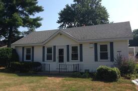 Pinckney Cabin | Portage Lake cottage with an Up North feel!