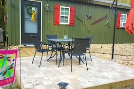 Maryville House | US 129 The Dragonfly Cottage ~ Keyless entry!