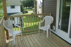 Warren County House | Huletts Landing - Lazy Day Cottage