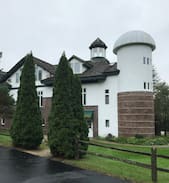 Lake Geneva Apartment | The Hayloft Lodge - Lake Geneva