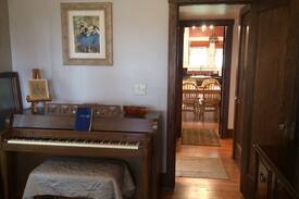 Loganville House | Hido House - cottage, 1 block from eateries