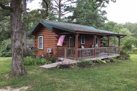 Steelville Cabin | Romantic log cabin with private hot tub