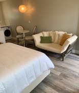 Downey House | Charming, Calm and Cozy - Tiny Guesthouse!