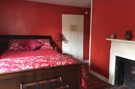 Ashfield Bed & Breakfast | The Red Room at the Norton Hill BnB