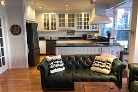 West Glover House | Runaway Manor, Great For Events!