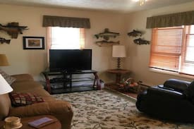 Elkins Cabin | “The Overlook” Beautiful Riverfront Getaway!