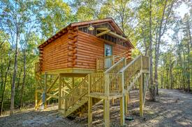 Mid America Other | Whispering Pines Treehouse