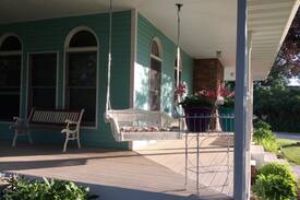 Helena House | Private Room/Bath at Golden Willows