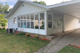 Leesburg Cabin | "The Flip Flop Inn" on Oswego and Tippecanoe Lake