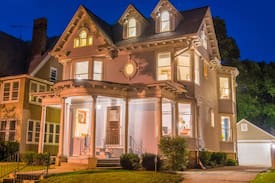 Historic Water Tower House | STUNNING VICTORIAN-SPACIOUS and COZY w / 8 Bdrms