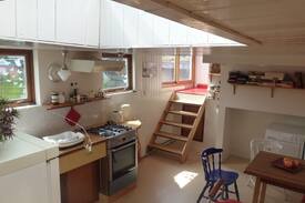 Oostelijke Eilanden en Kadijken Boat Rental | Antonia Houseboat in Amsterdam