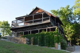 Beaver Shores Cabin | "LakeTime" (Lakefront Cabin on Beaver Lake)