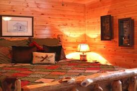 Smithville Cabin | Seclusion! Whispering River Cabin near Broken Bow