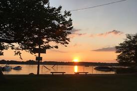 Pinckney Cabin | Portage Lake cottage with an Up North feel!