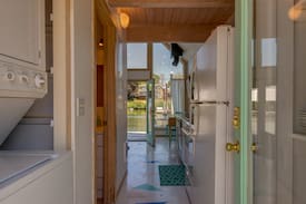 Hayden Island Boat Rental | Unique, Romantic and Fun Floating House!