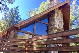 Whispering Pines Cabin | Cozy Getaway in Whispering Pines AZ