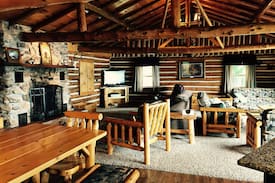 Hurley Cabin | VonSeda's Island Lake Lodge