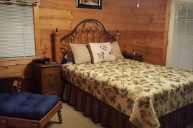 Claxton Cabin | The Log Cabin on the Canoochee River