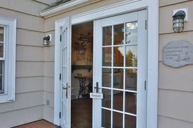 Boulevard Bluffs House | Edgewater Cottage Retreat, Gated Acre with Views