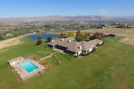 Selah Villa | City Suite at Chateau Valhalla